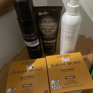 Suntan essentials- Black and White